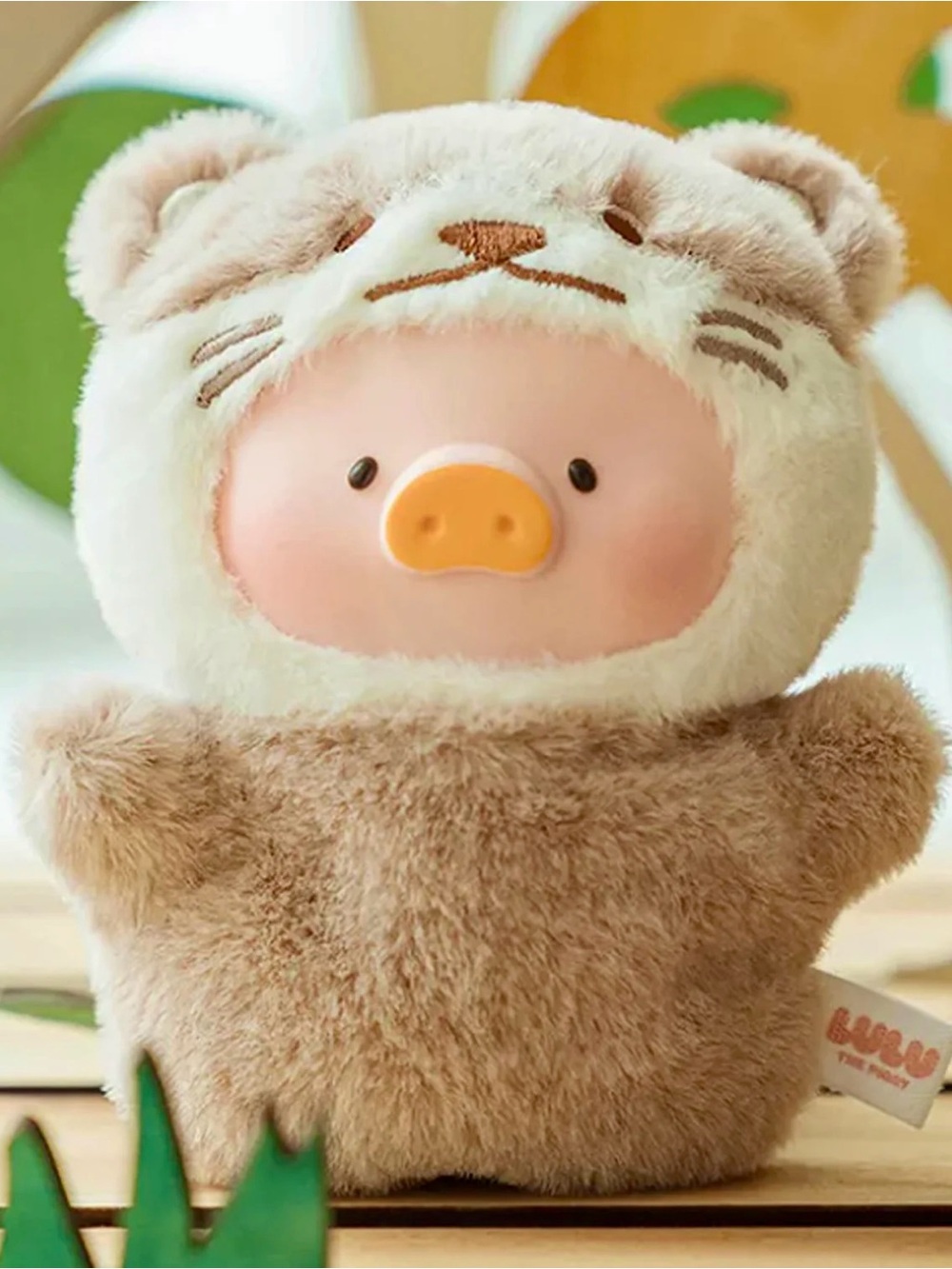 Lulu the Piggy “Clumsy Otter” Animal Party Puppet Show Series Pendant Open Box